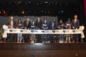 Ceremonia de corte de cinta para la Academia de Ciencias de la Salud del Gobernador