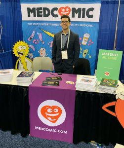 Jorge Muniz en su propio stand de Medcomic en la conferencia AAPA 2019