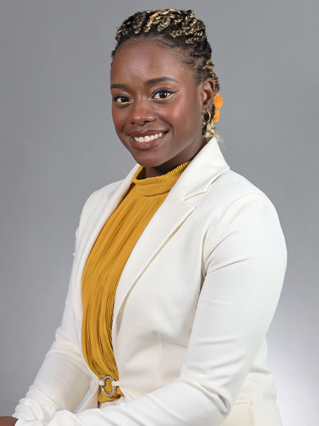 Alexis Newton headshot